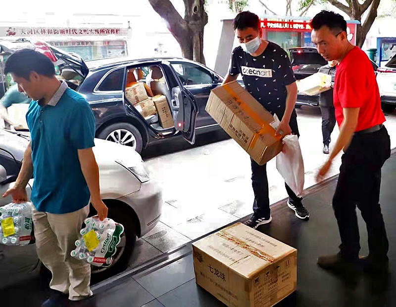 萬眾一心的抗疫行動